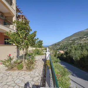 https://myrtos-cottages-kefalonia.kefaloniahotels.net